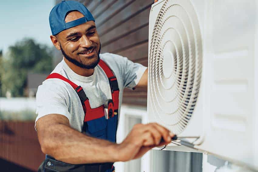 7 Warning Signs Your Palm Beach Home Needs AC Maintenance Before Summer 2 Process-of-ac-tune-up-in-palm-Beach-county